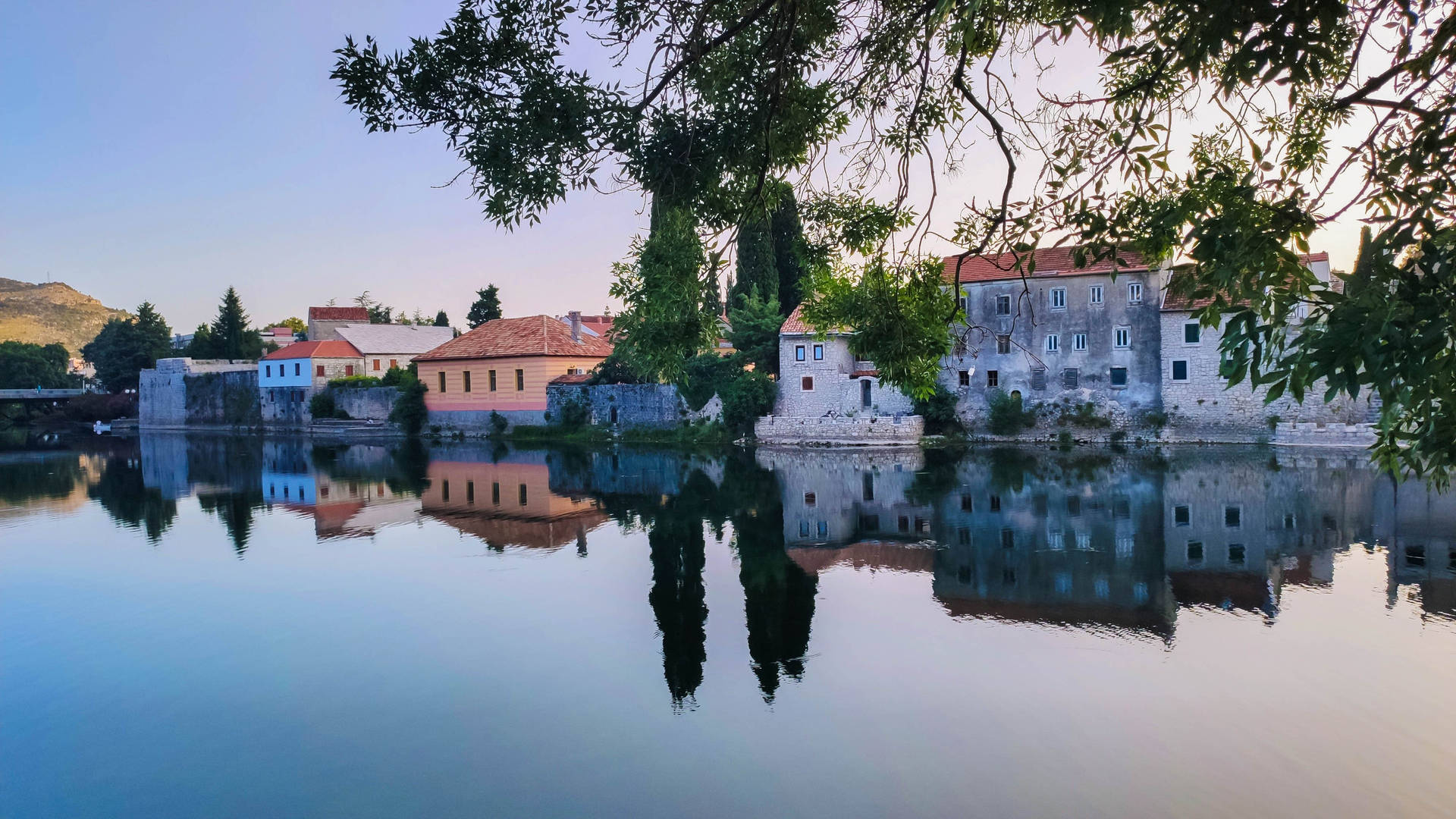 Bosnia And Herzegovina Trebinje River City Background