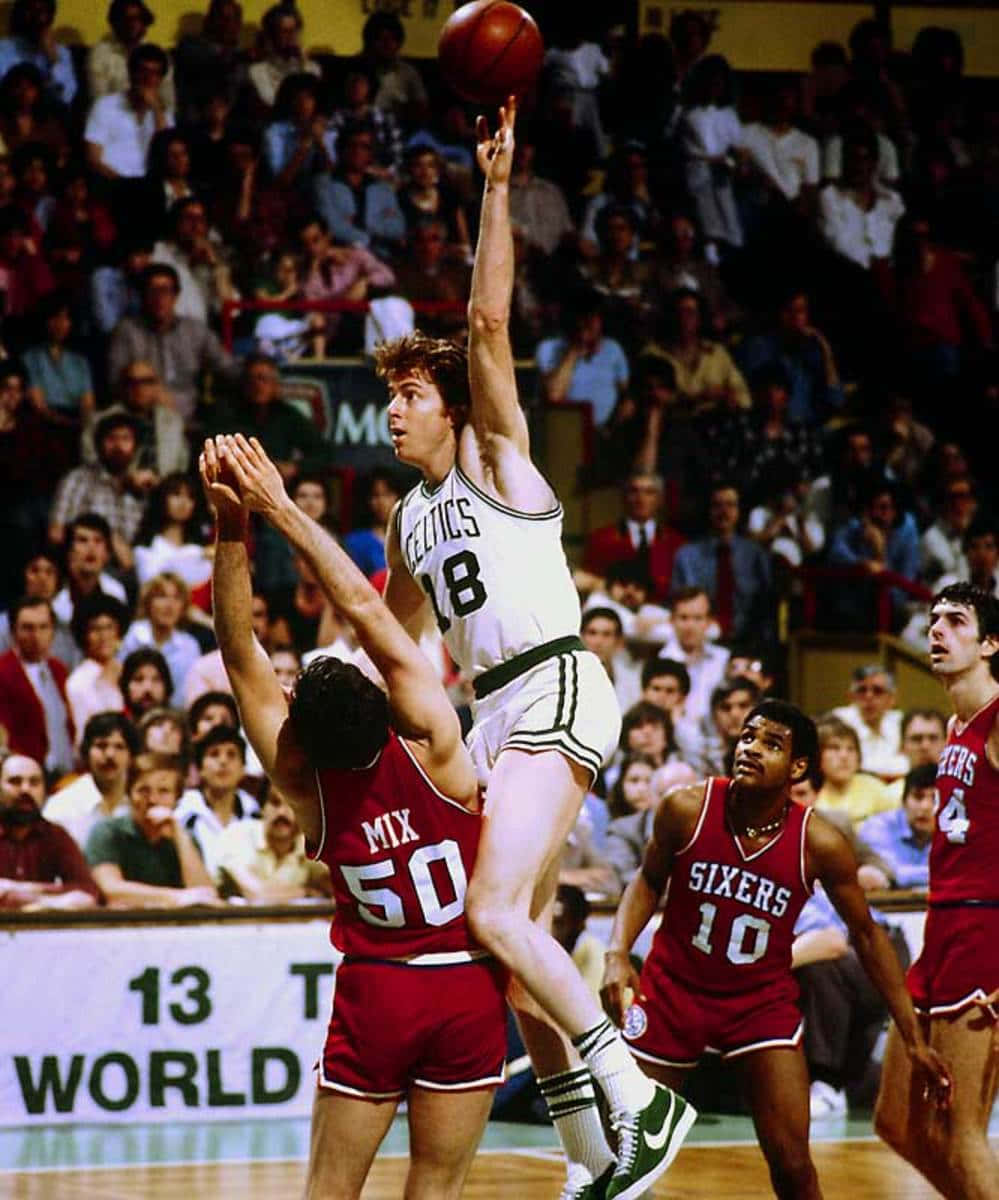 Boston Celtics Player Dave Cowens Background
