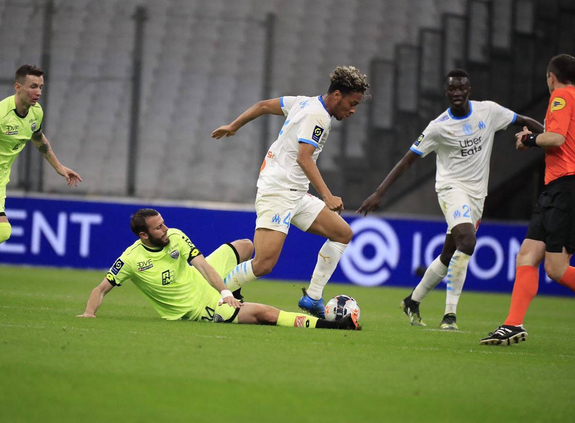 Boubacar Kamara Defending The Ball