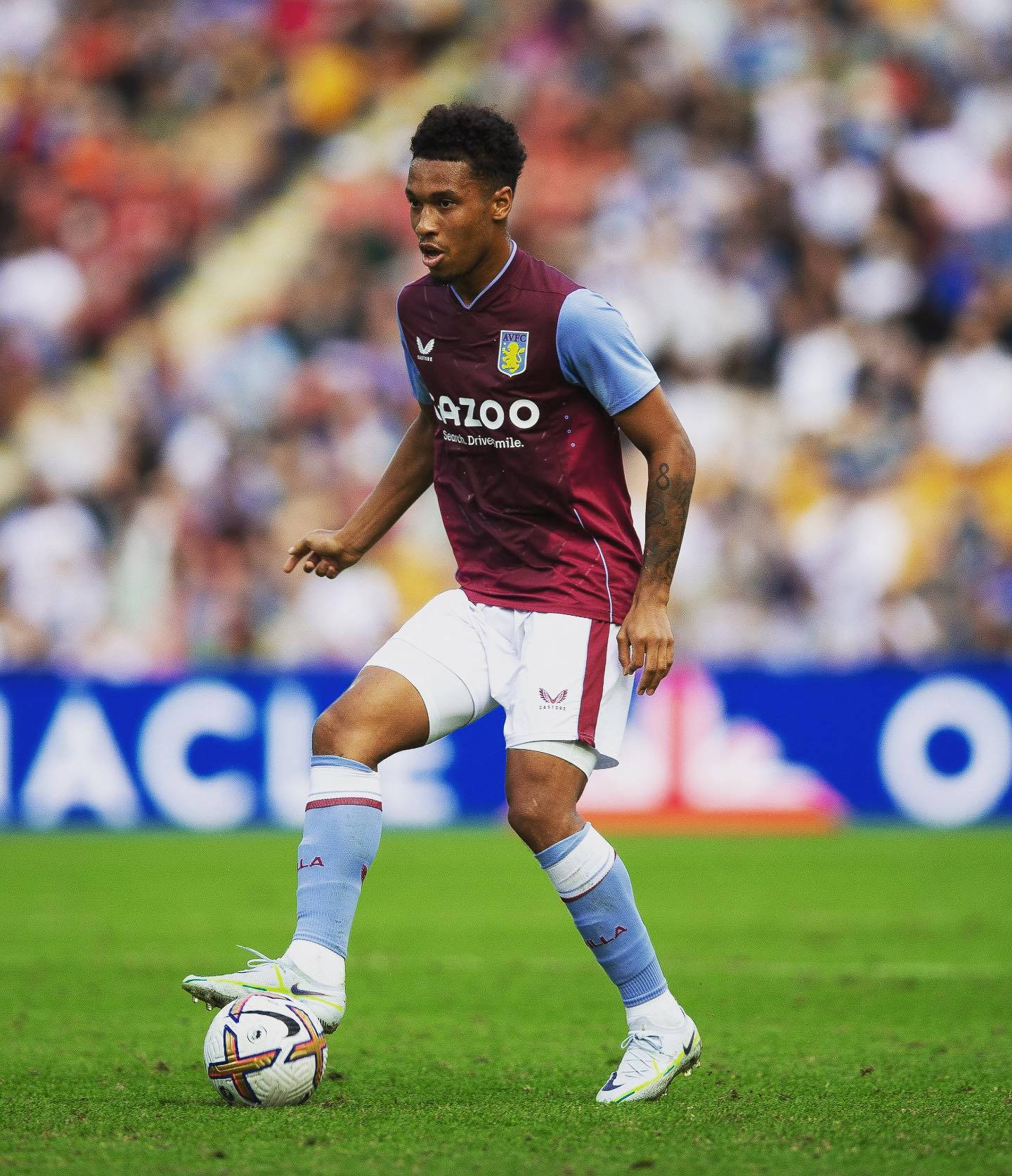 Boubacar Kamara Guiding A Ball Background