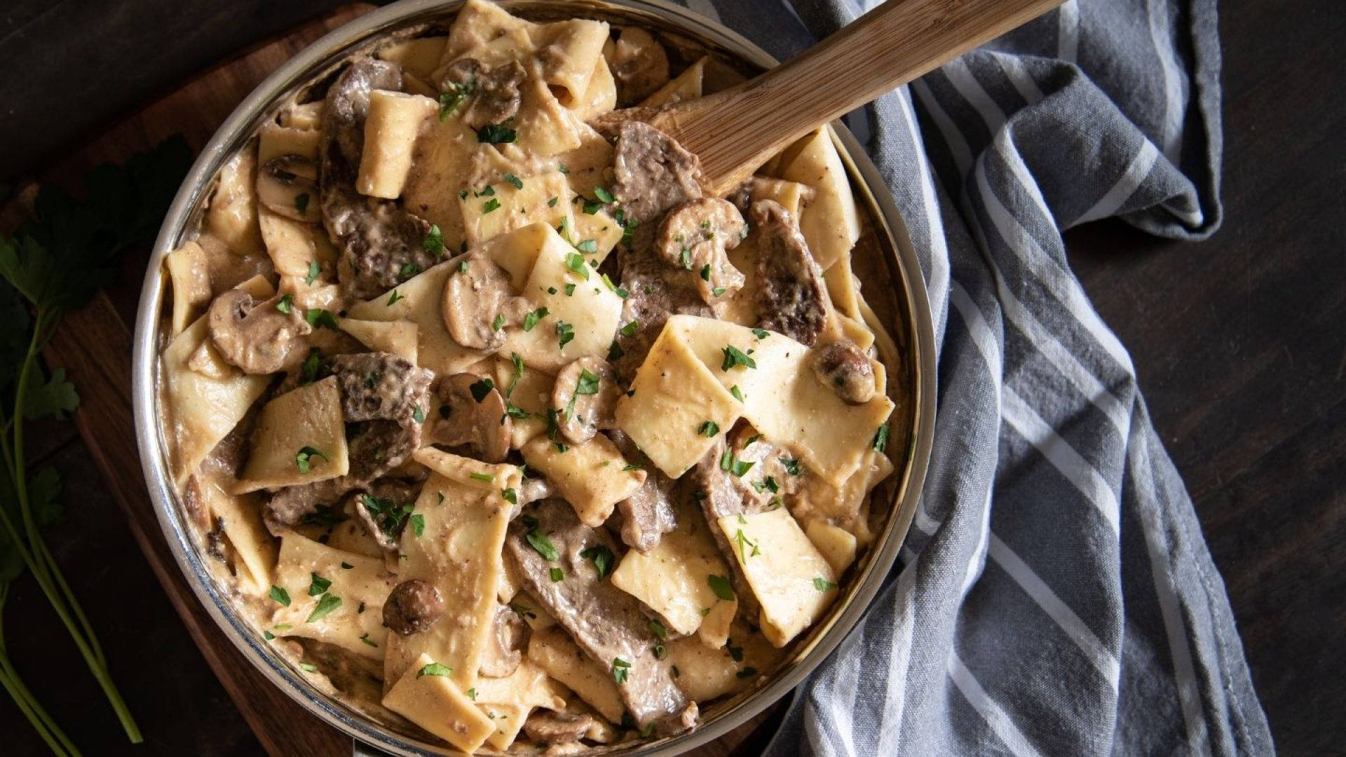 Bowl Full Of Russian Dish Beef Stroganoff Background