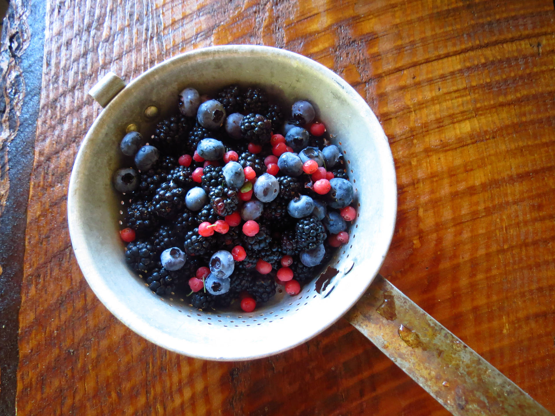 Bowl Of Mixed Huckleberry Background