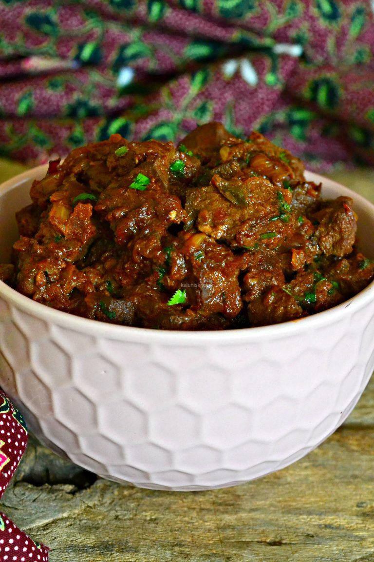 Bowl Of Stir-fried Liver Stew Background