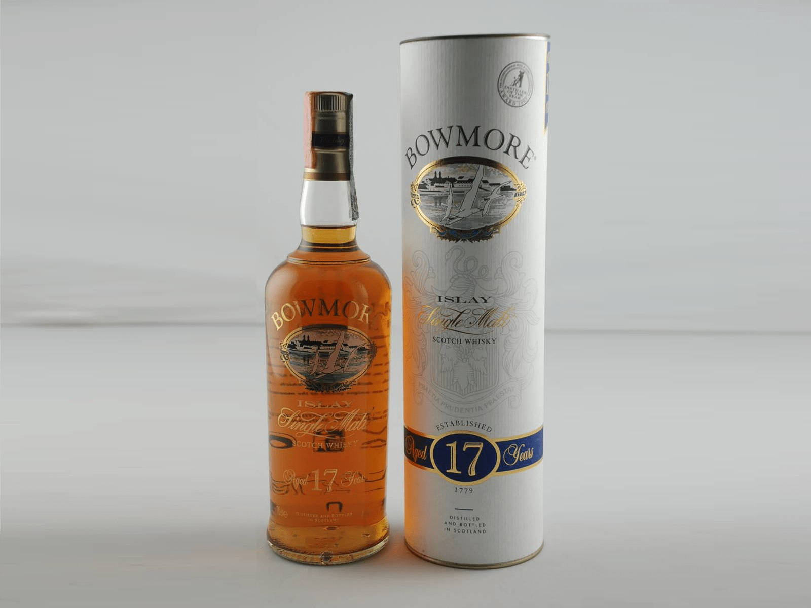 Bowmore 17 Year Old Background