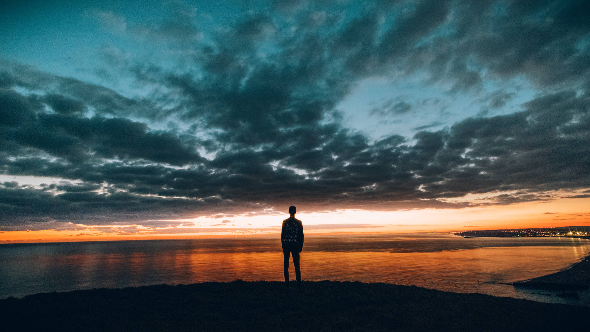 Boy In The Horizon Background