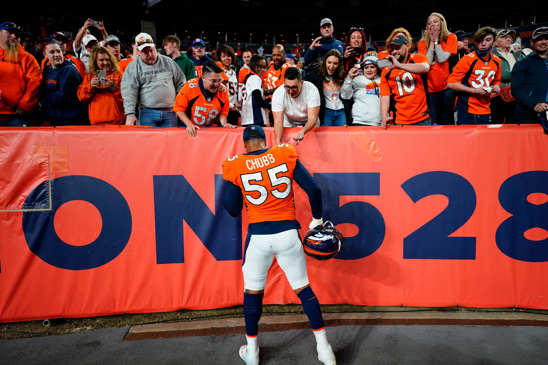 Bradley Chubb American Football Background