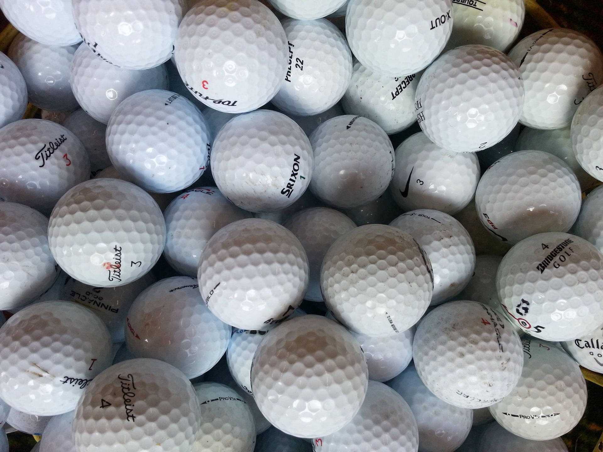 Branded Golf Balls Golfing Desktop