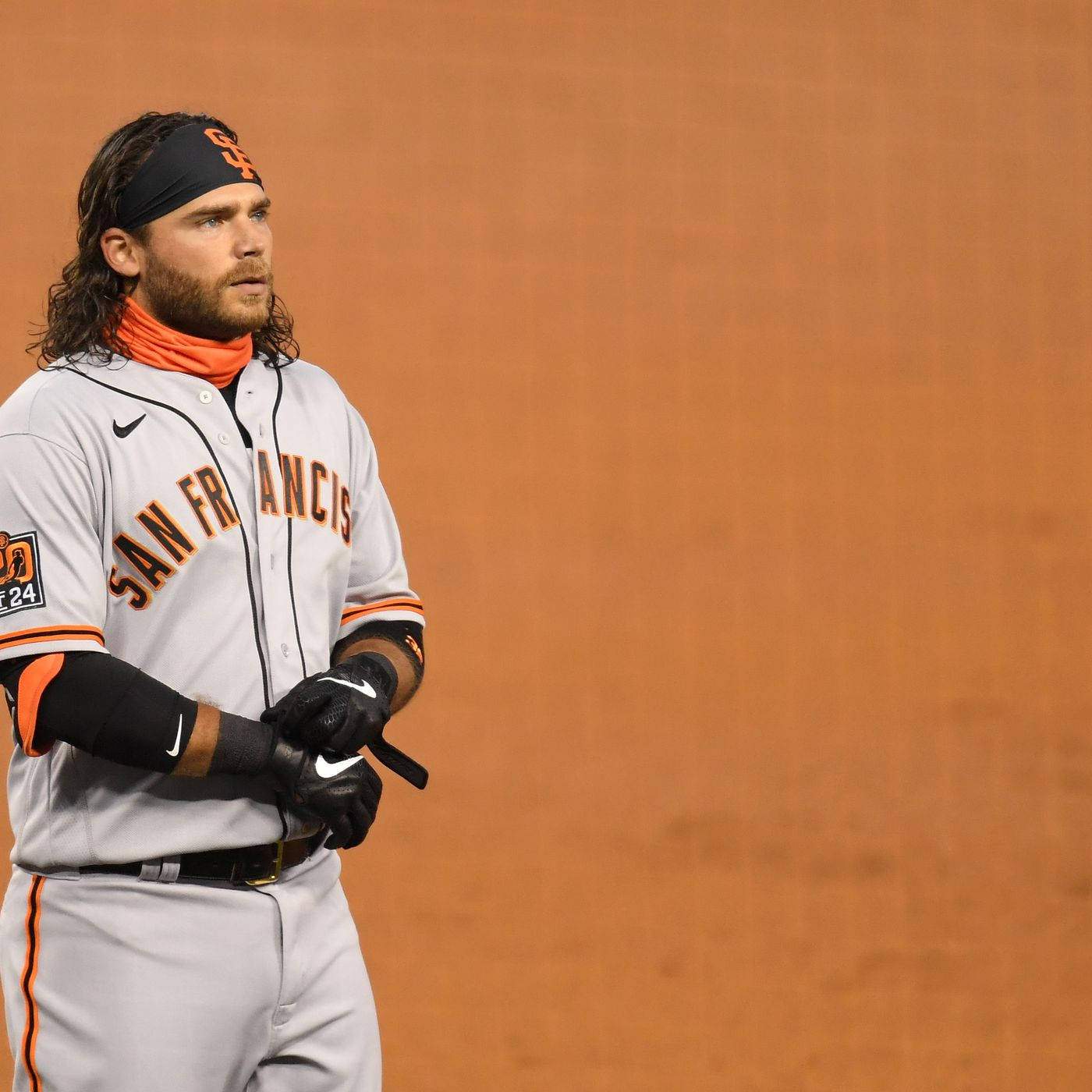 Brandon Crawford Holdings His Hands