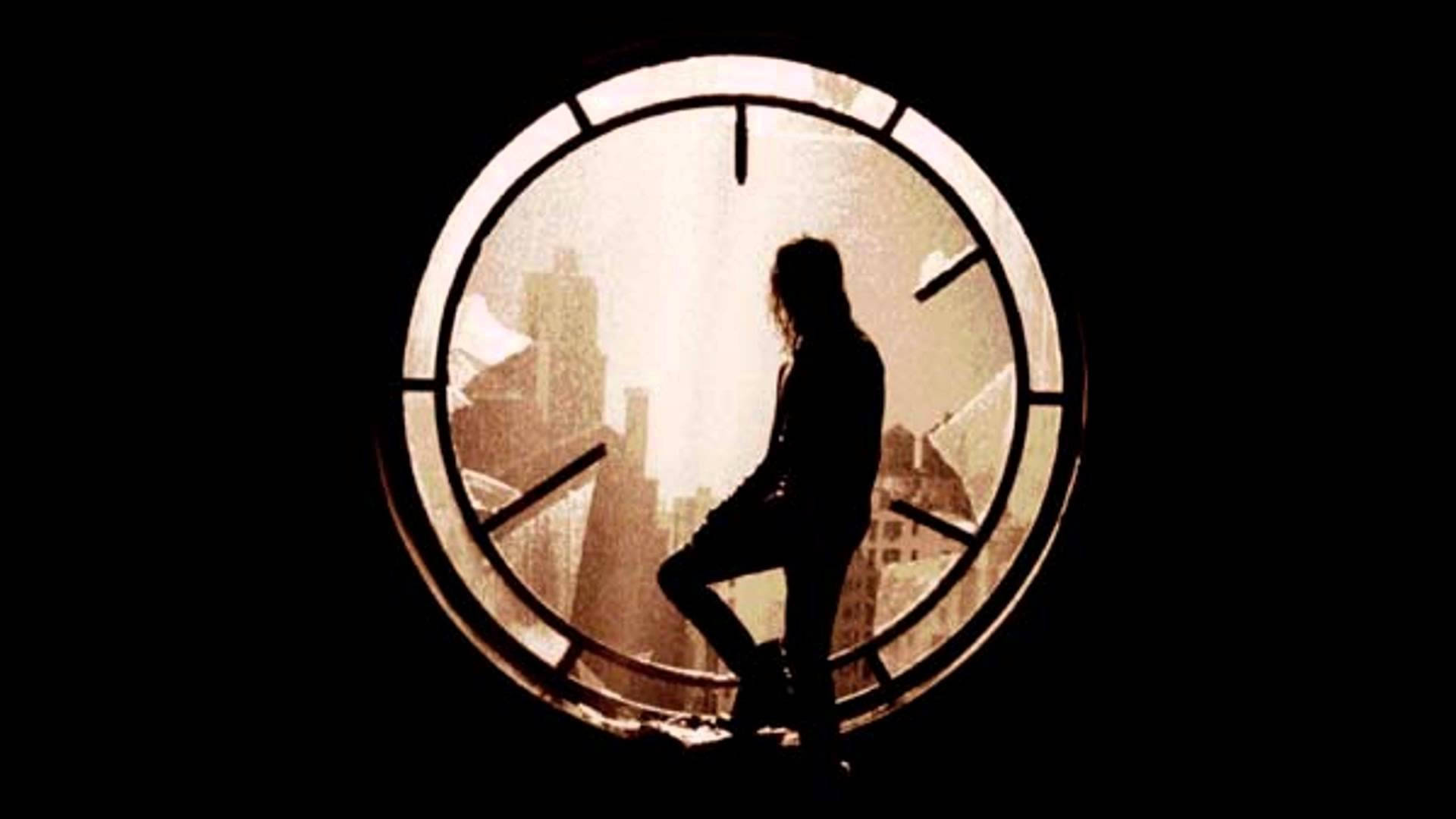 Brandon Lee In The Circle Window Background