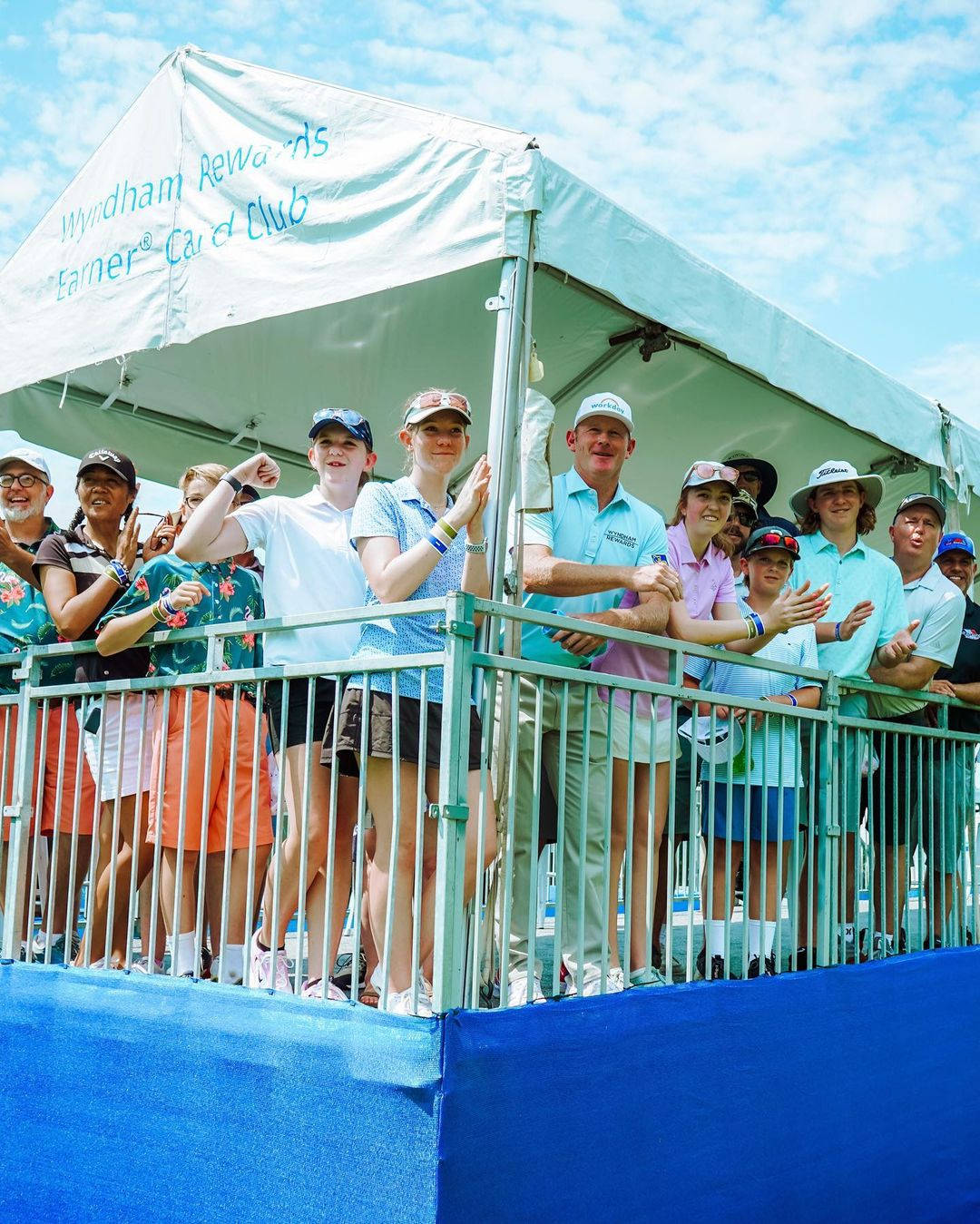 Brandt Snedeker Watching Golf Background