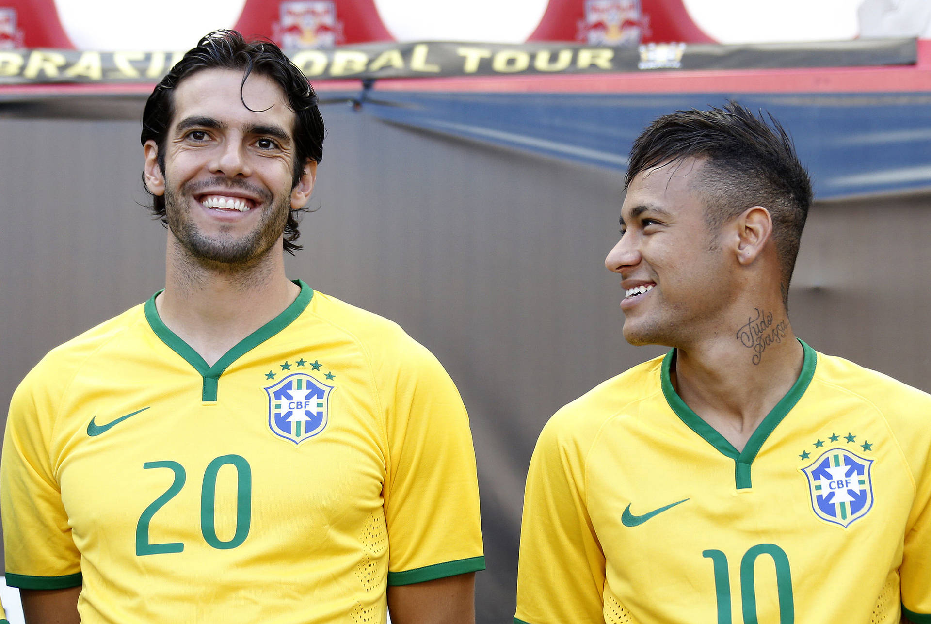 Brazil National Football Team Neymar And Kaka Smiling Background