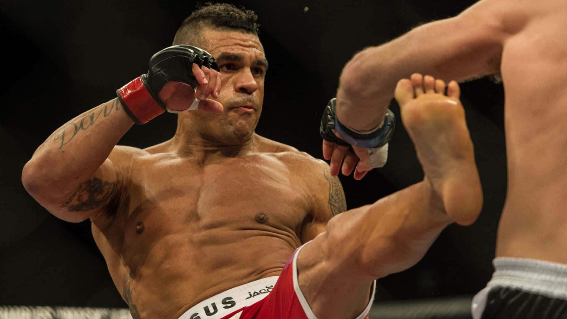 Brazilian Mma Fighter Vitor Belfort Ufc Fight Night 77 Background