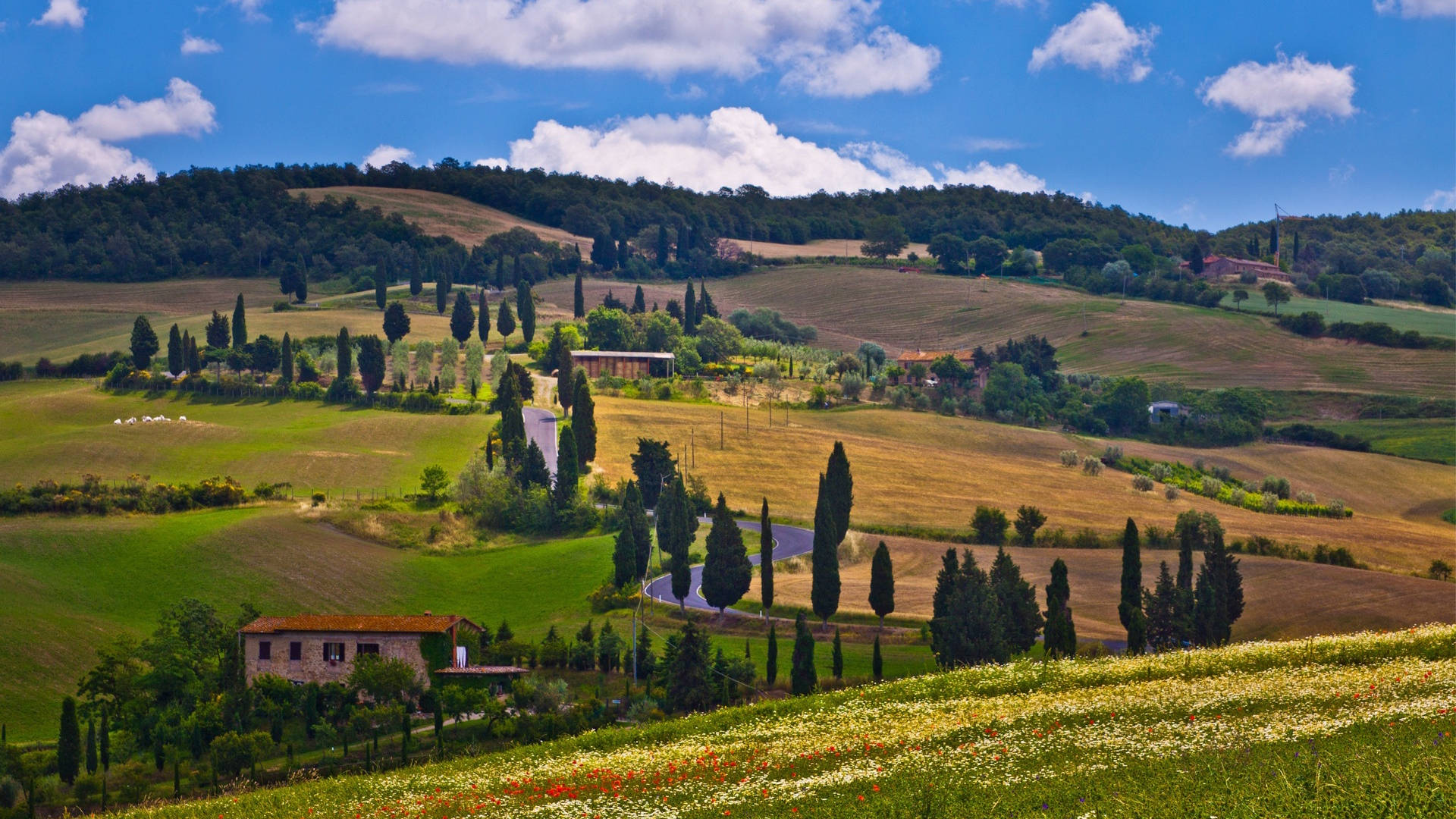 Breathtaking Landscape Of Tuscany, Italy Background