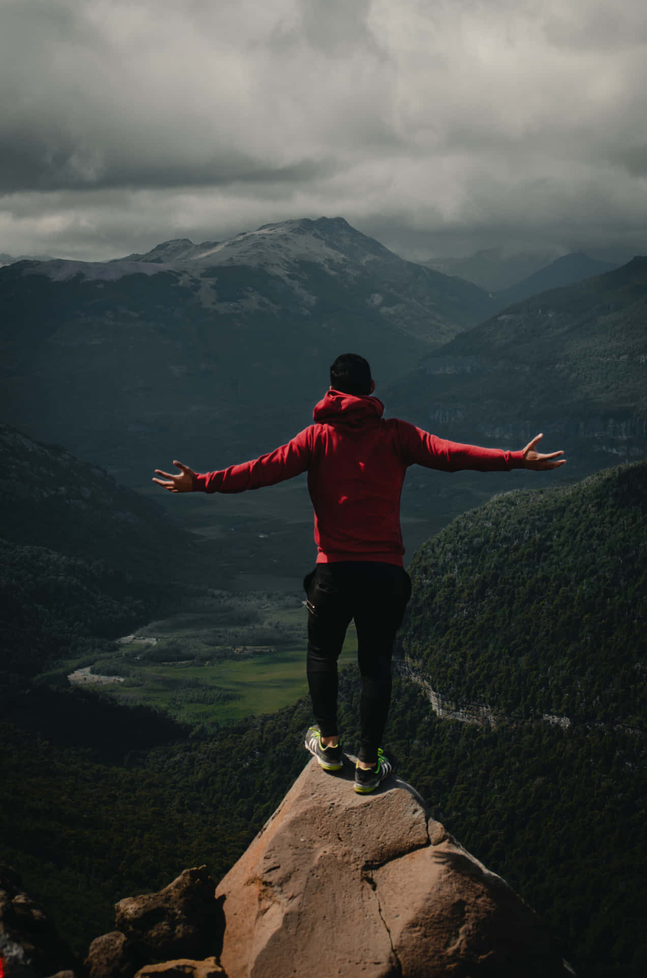 Breathtaking Mountaineering Adventure Background