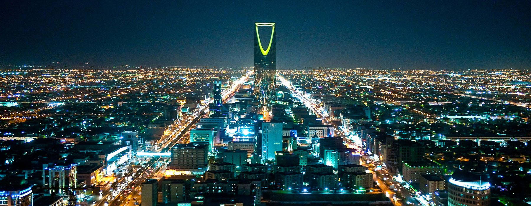 Breathtaking Night In Riyadh Background