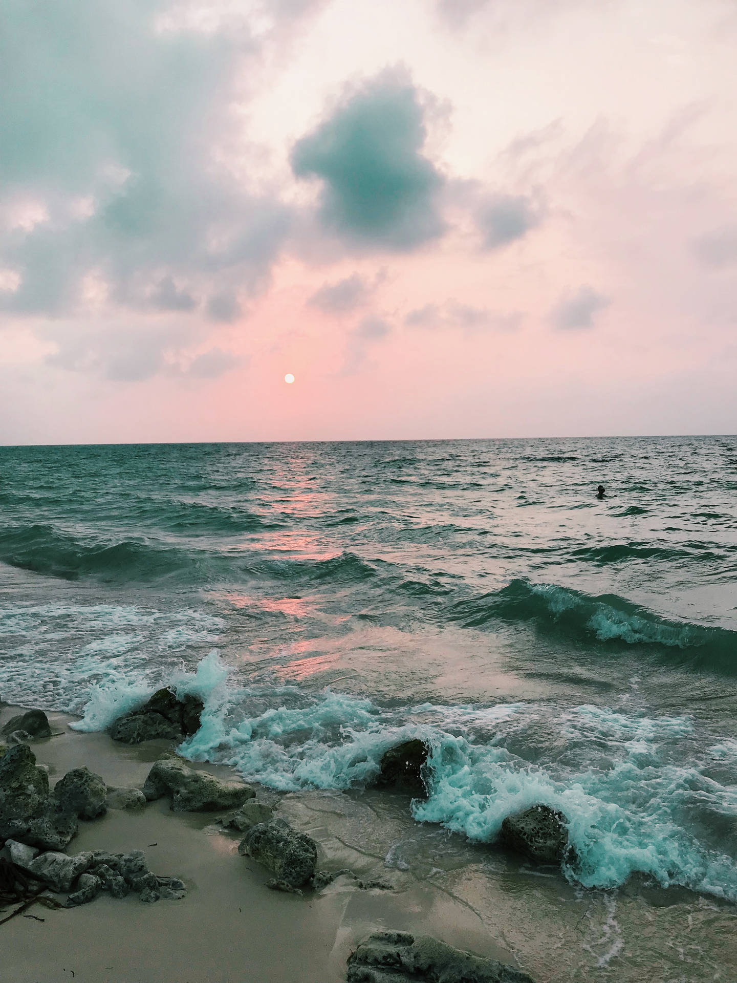 Breathtaking Sunset Over Seashore On An Amazing Iphone Background