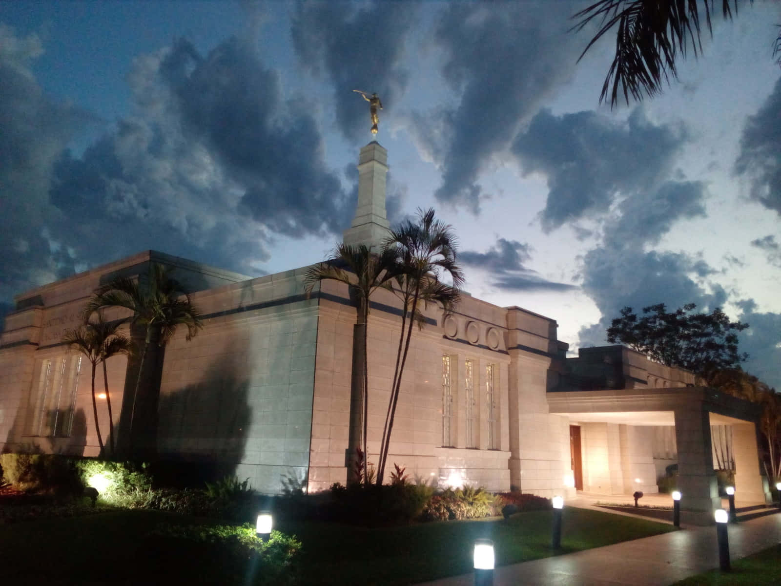 Breathtaking View At Night In Asuncion Paraguay Temple Background