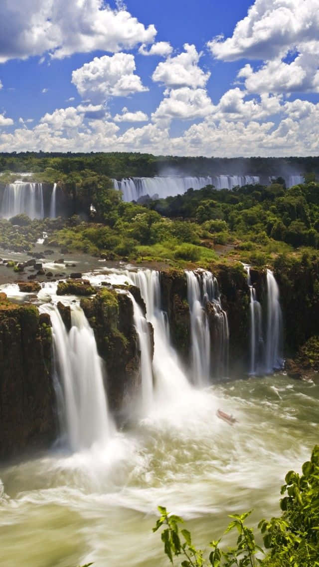 Breathtaking View Of Iguazu Cascade Falls