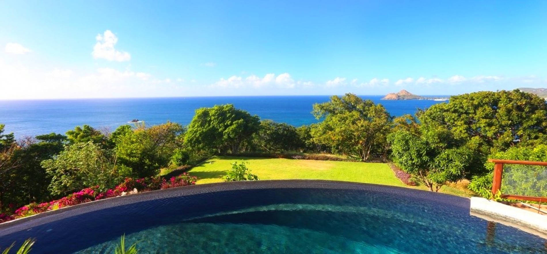 Breathtaking View Of Morne Trulah Estate In St. Lucia Background