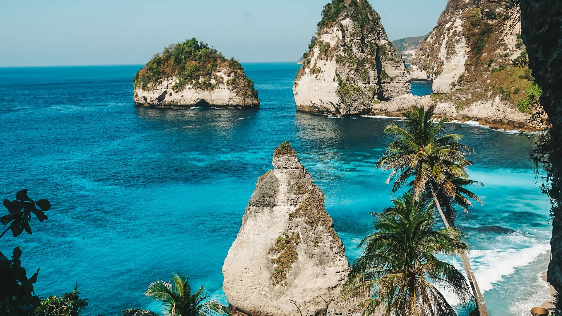 Breathtaking View Of Nusa Penida Beach, Bali Background