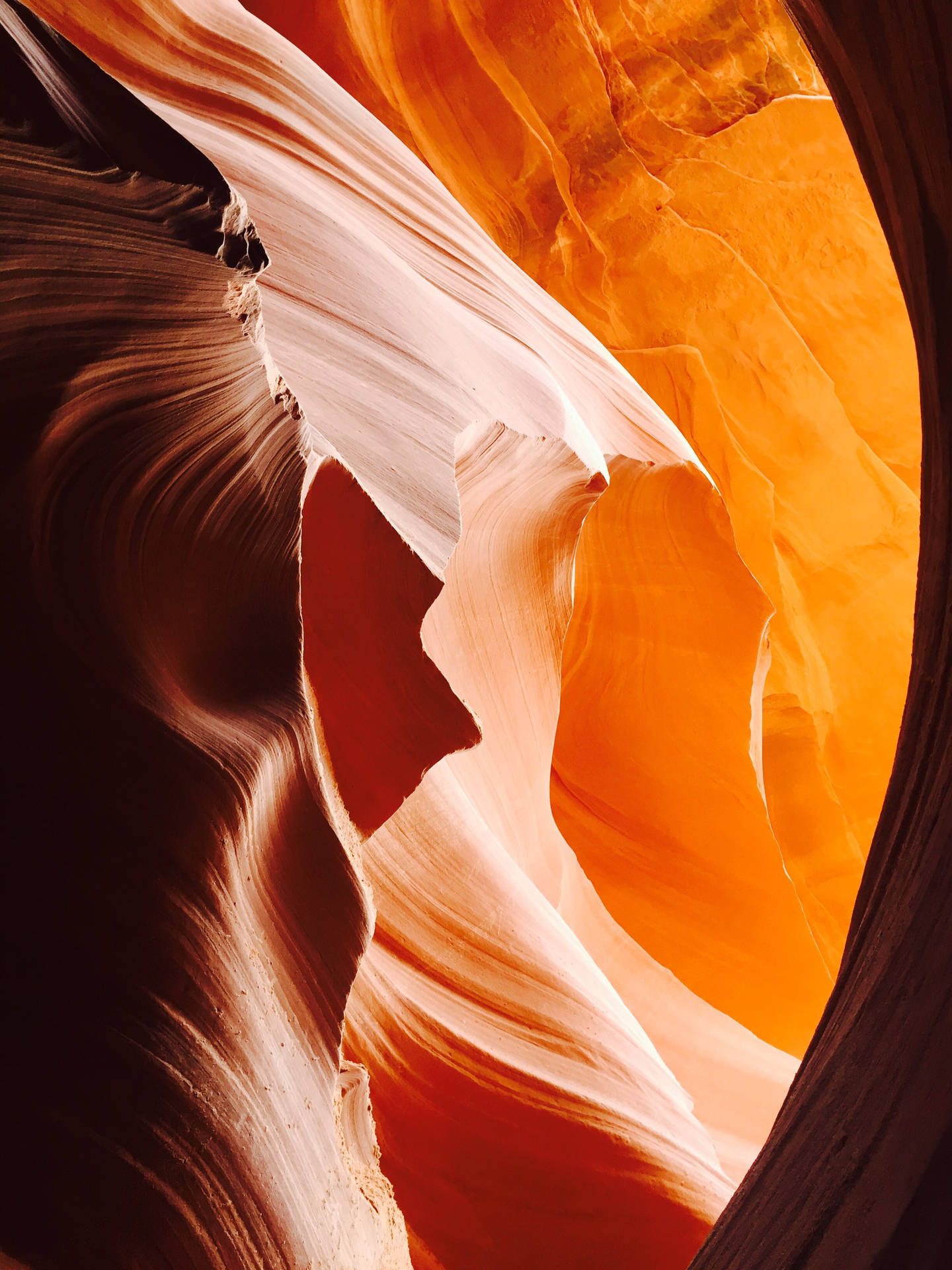 Breathtaking View Of Orange Antelope Canyon Background