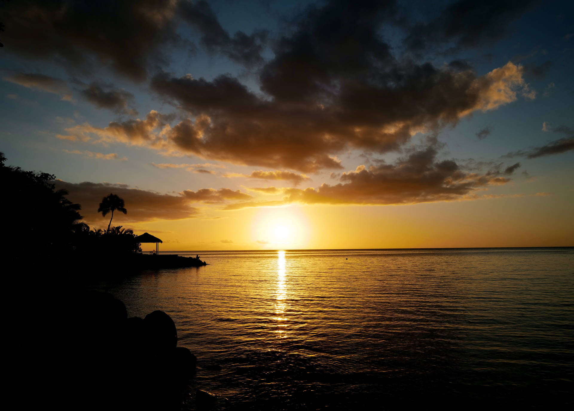 Breathtaking View Of Sugar Beach In Saint Lucia Background