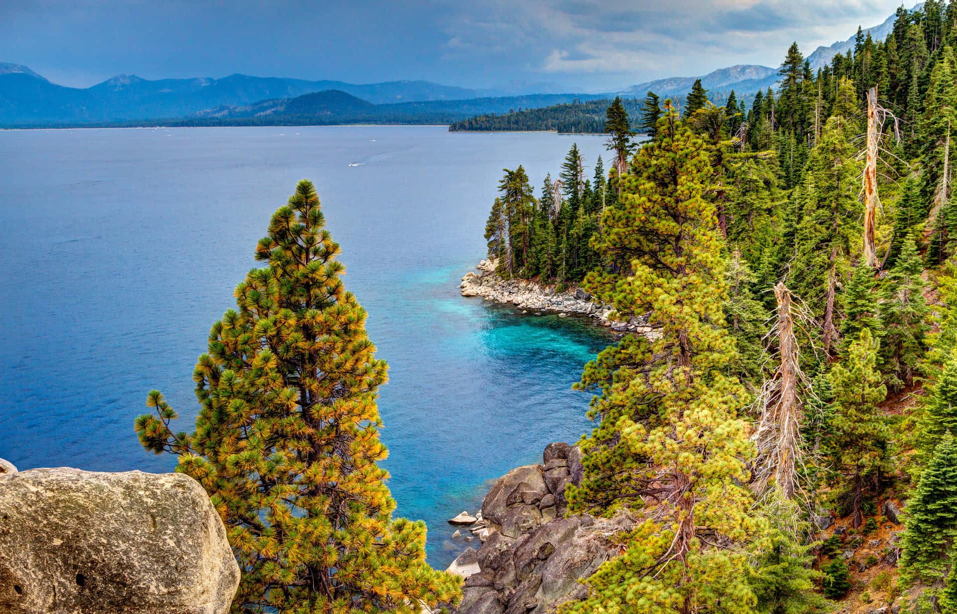 Breathtaking Views Of Lake Tahoe, Nevada, Usa Background