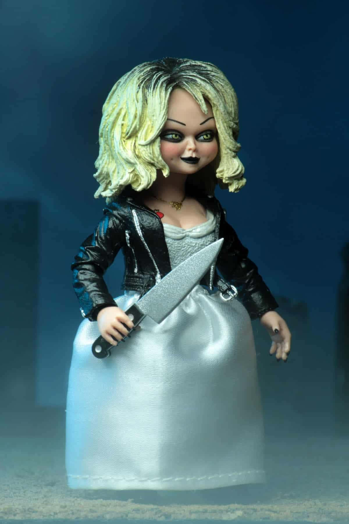 Brideof Chucky Dollwith Knife Background