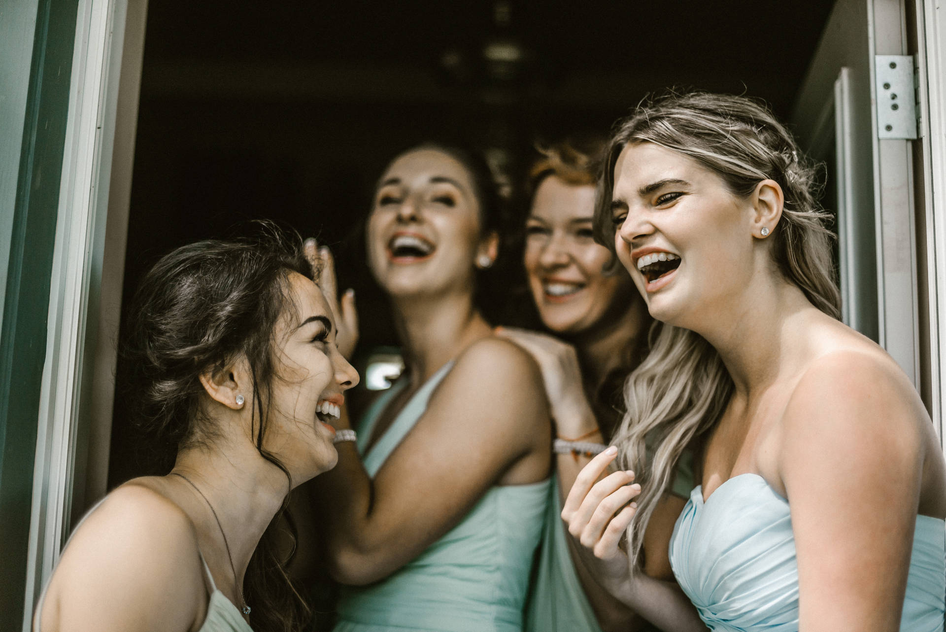 Bridesmaids In Teal Tube Dress Background