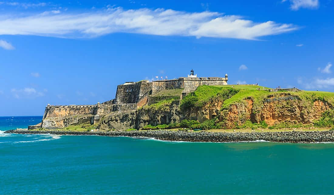 Bright Castillo San Felipe Del Morro Background