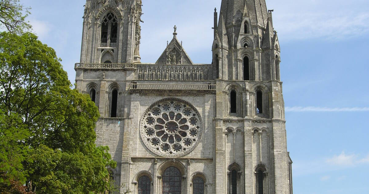 Bright Day In Chartres Cathedral Background