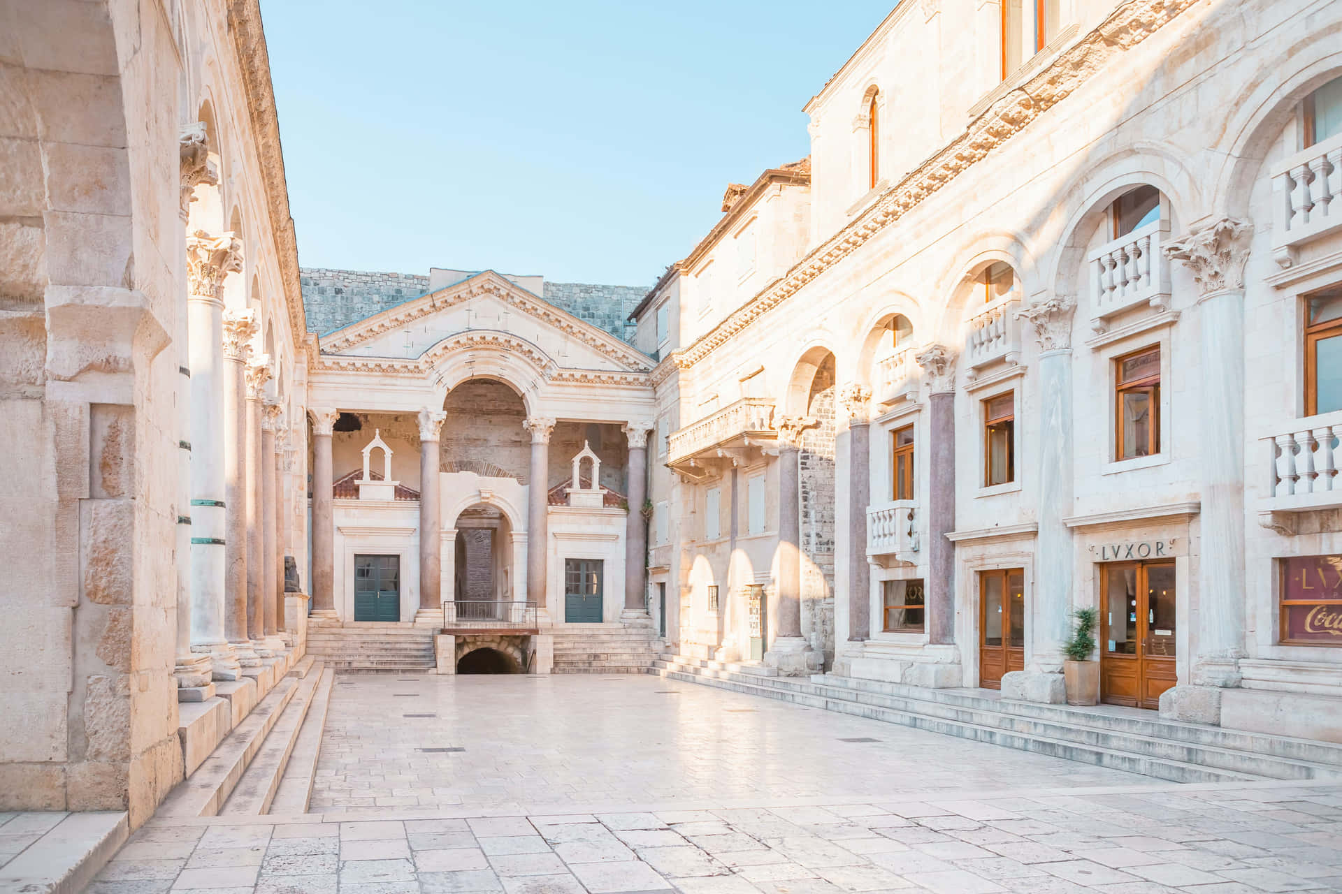 Bright Photo Of Diocletians Palace Background