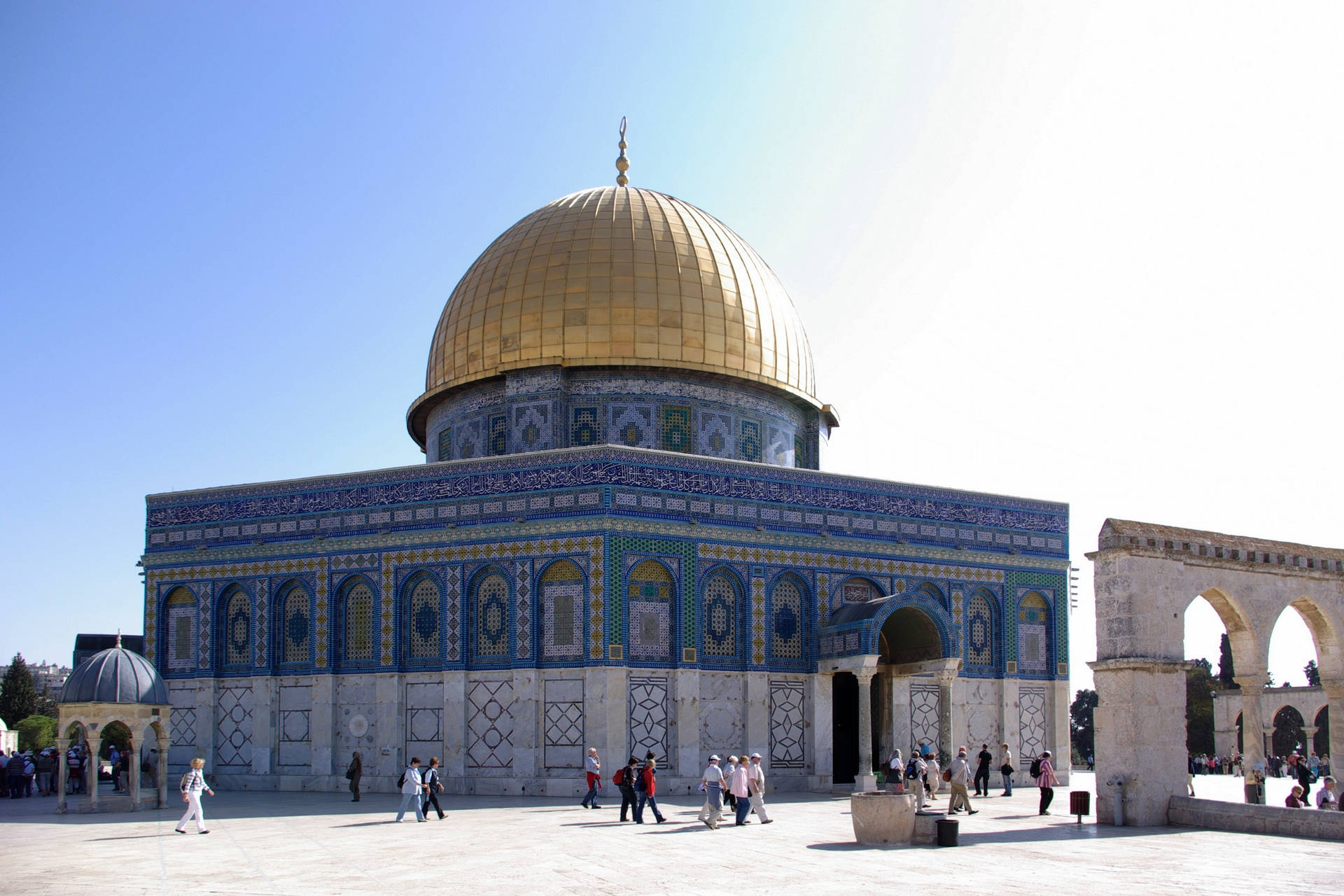 Bright Side Dome Of The Rock Background