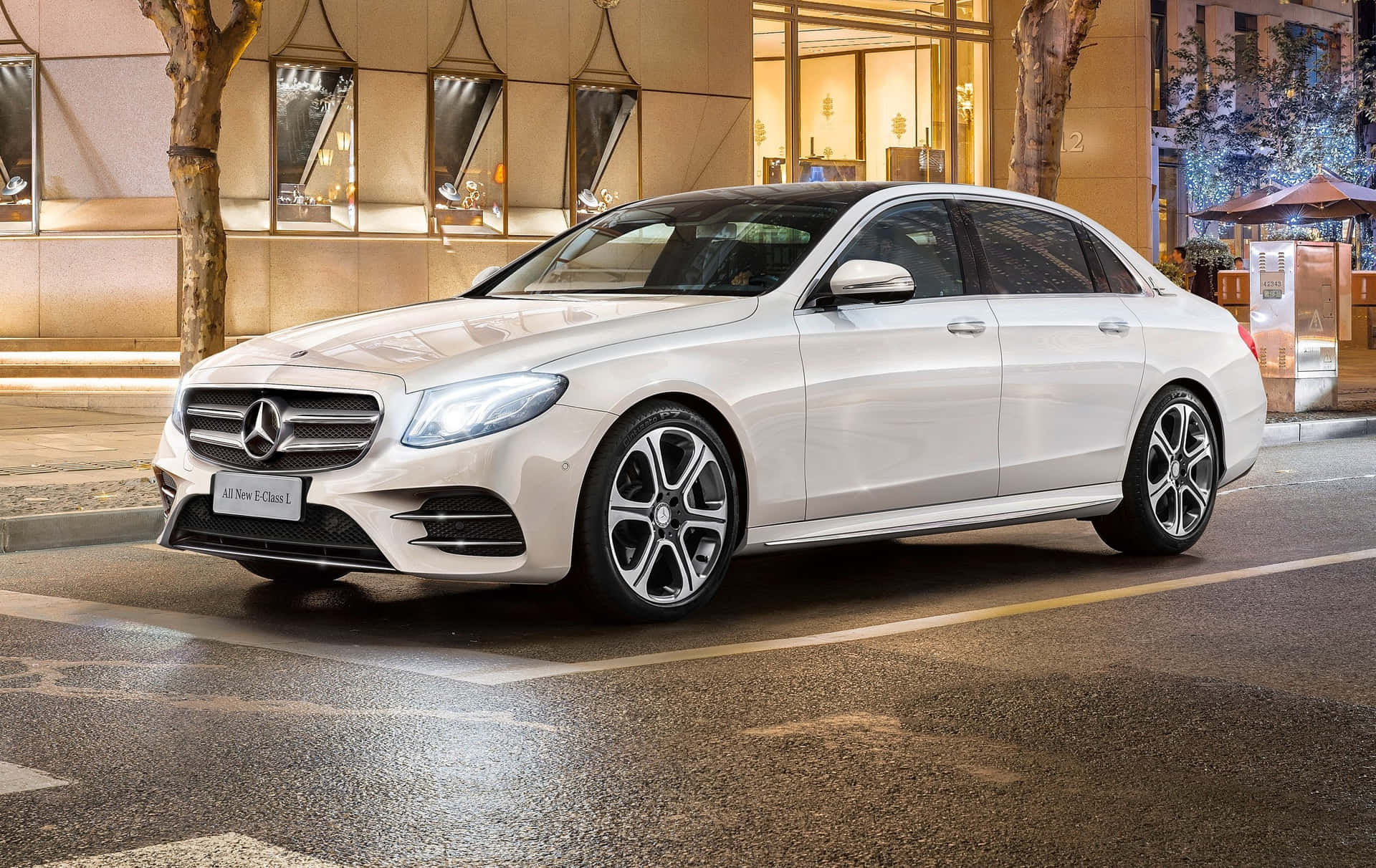 Bright White Mercedes Benz Clase E