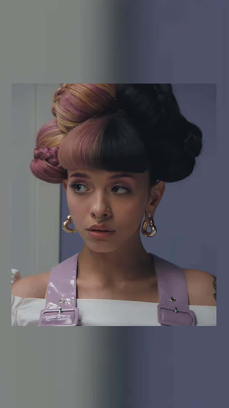 Brighten Up Your Day With These Mesmerizing Melanie Martinez Aesthetic Images 🤩 Background