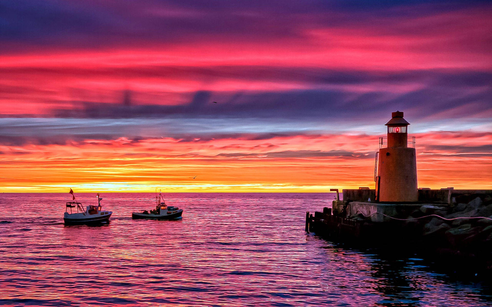 Brilliant Lighthouse Sunset Background