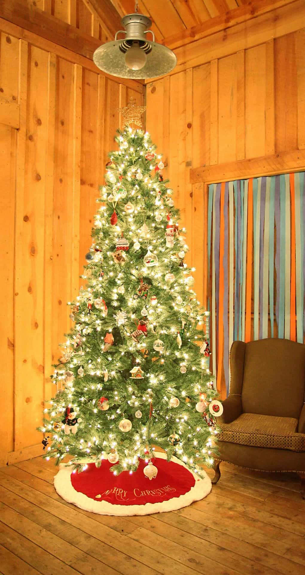 'bring The Spirit Of Christmas Into Your Home With An Aesthetic Christmas Tree' Background
