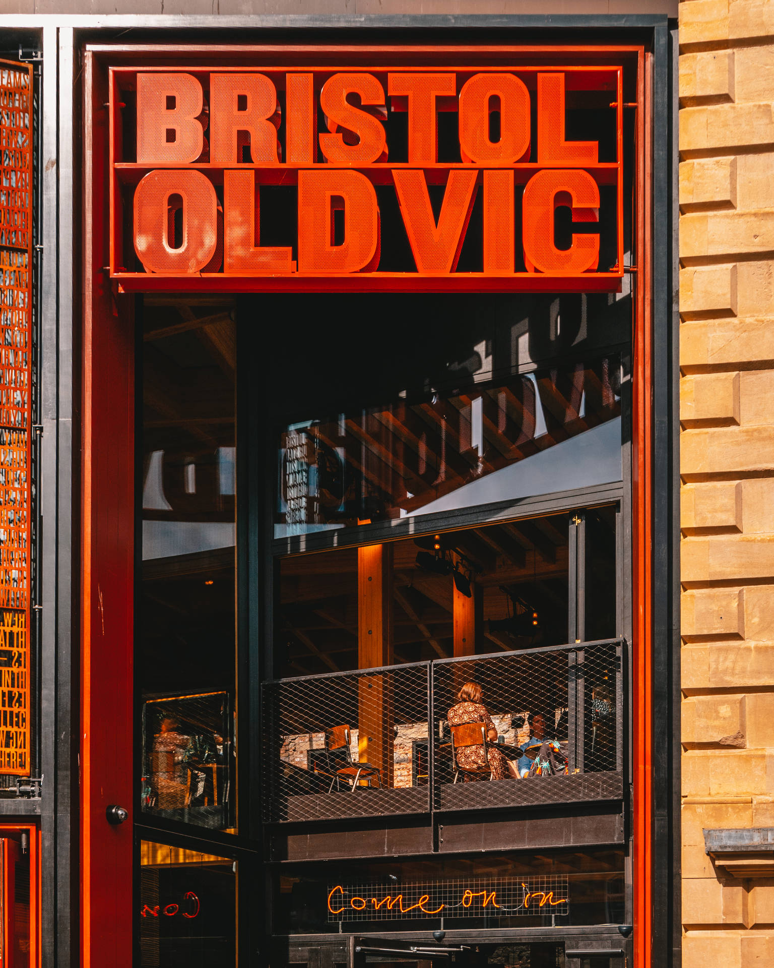 Bristol Old Vic Bold Font Background