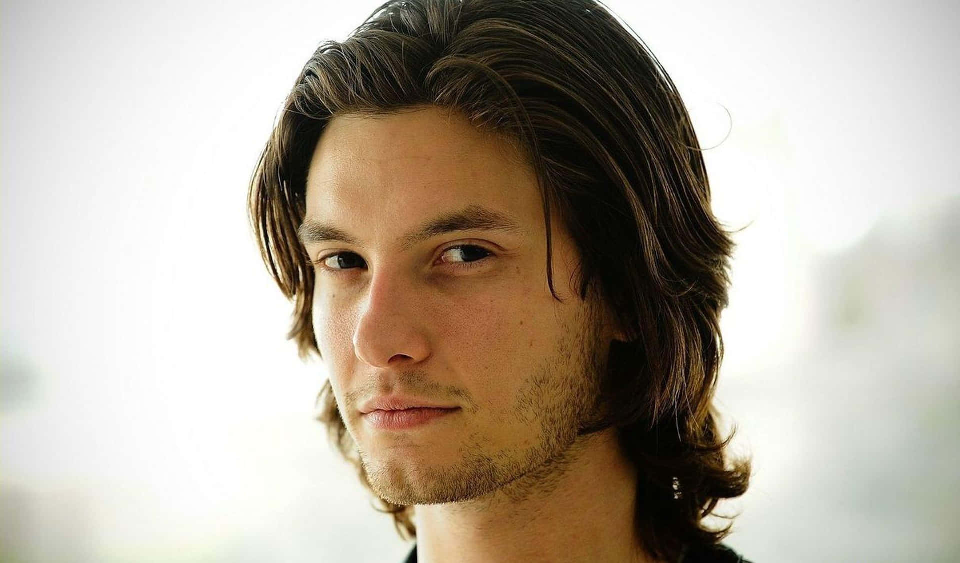 British Actor Ben Barnes Posing In A Monochrome Aesthetic Background