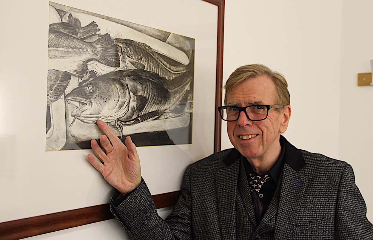 British Actor Timothy Spall Posing For A Portrait Background