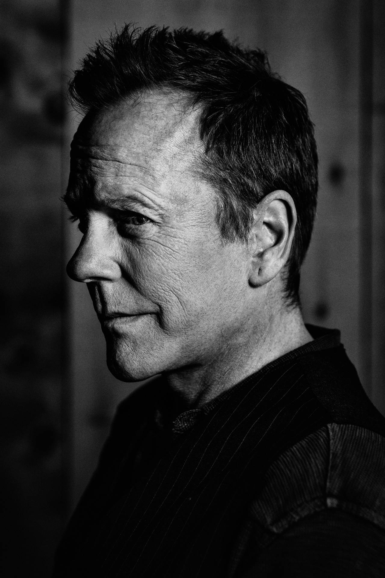 British Canadian Kiefer Sutherland Side Profile Background