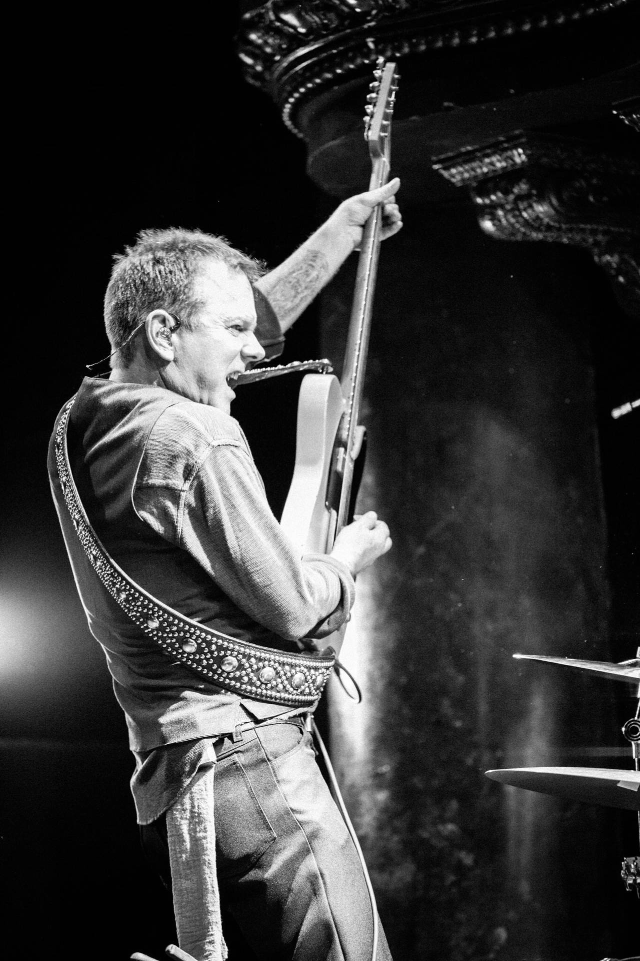 British Canadian Musician Kiefer Sutherland Playing Guitar