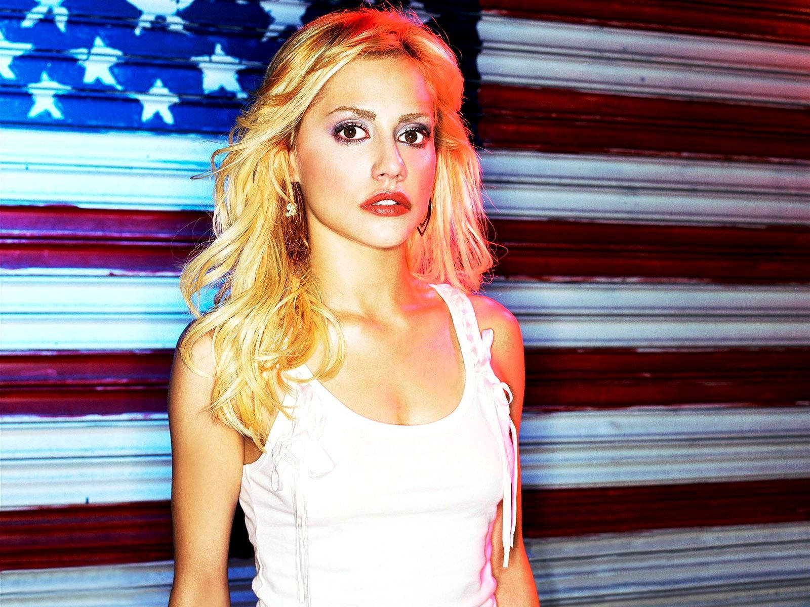 Brittany Murphy American Superstar Background