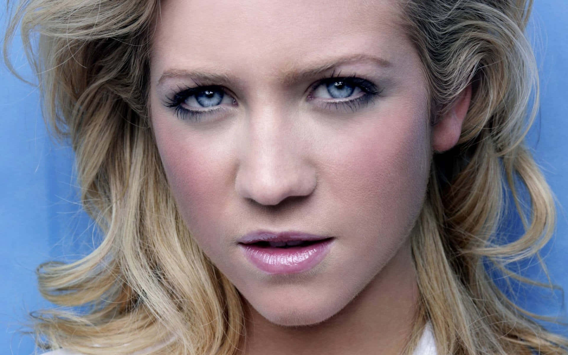 Brittany Snow - Wallpapers.com Photoshoot Background