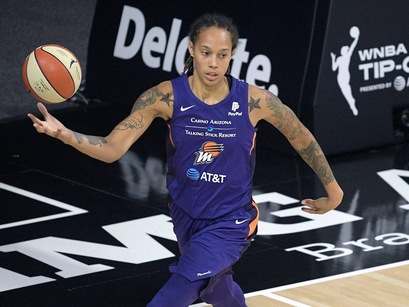 Brittney Griner Tossing Ball Background