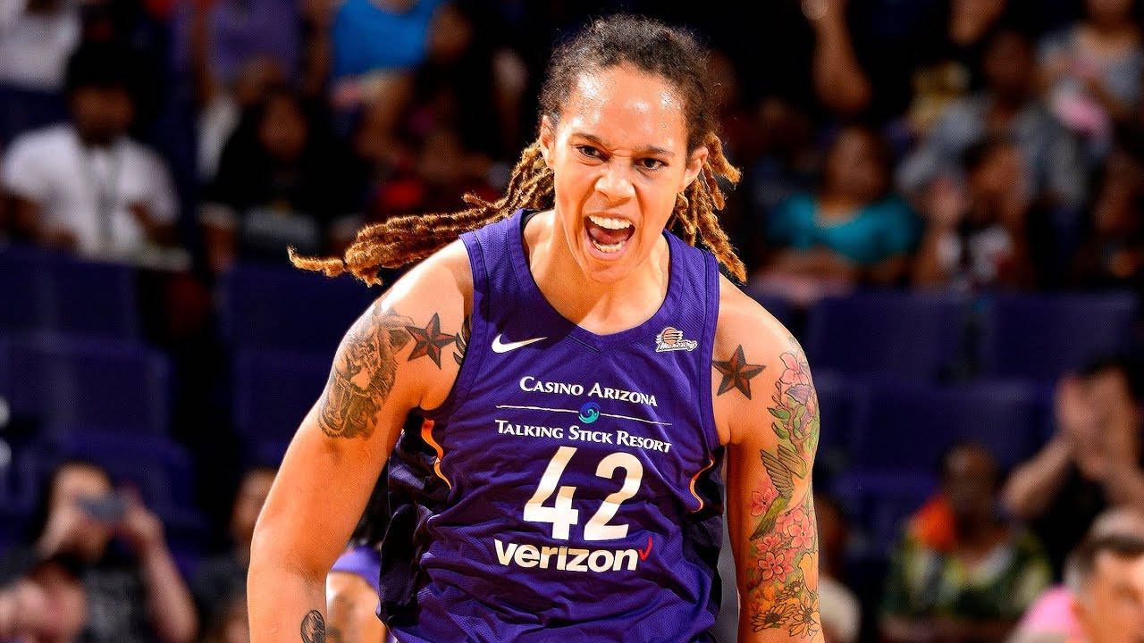 Brittney Griner Violet Jersey Scream Background