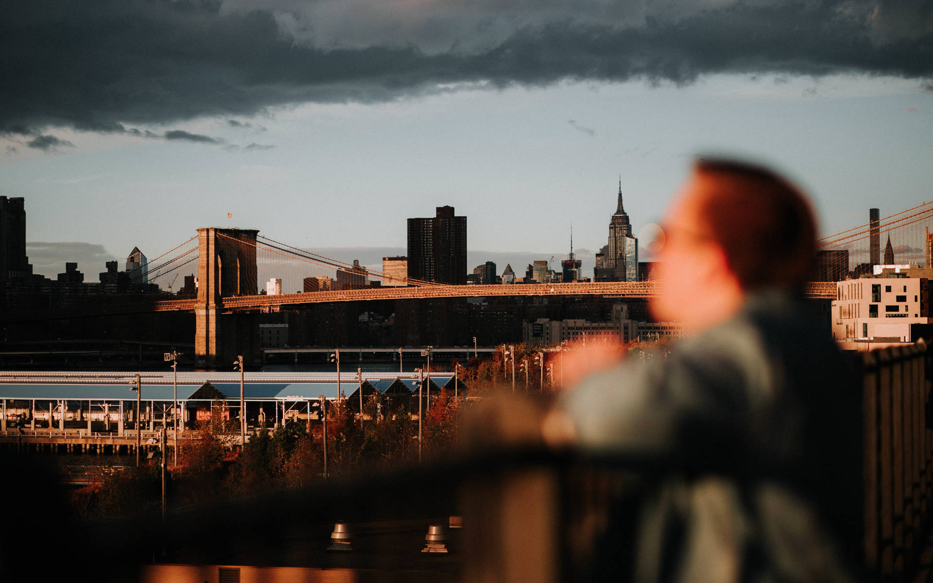 Brooklyn Bridge Siteseeing Background