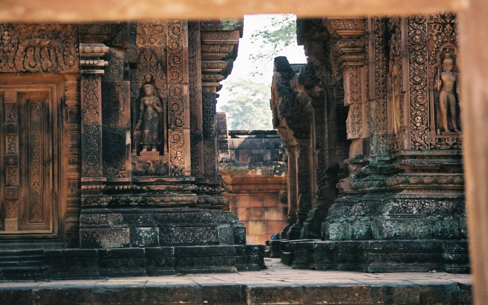Brown Aesthetic Angkor Wat Ruins Desktop Background