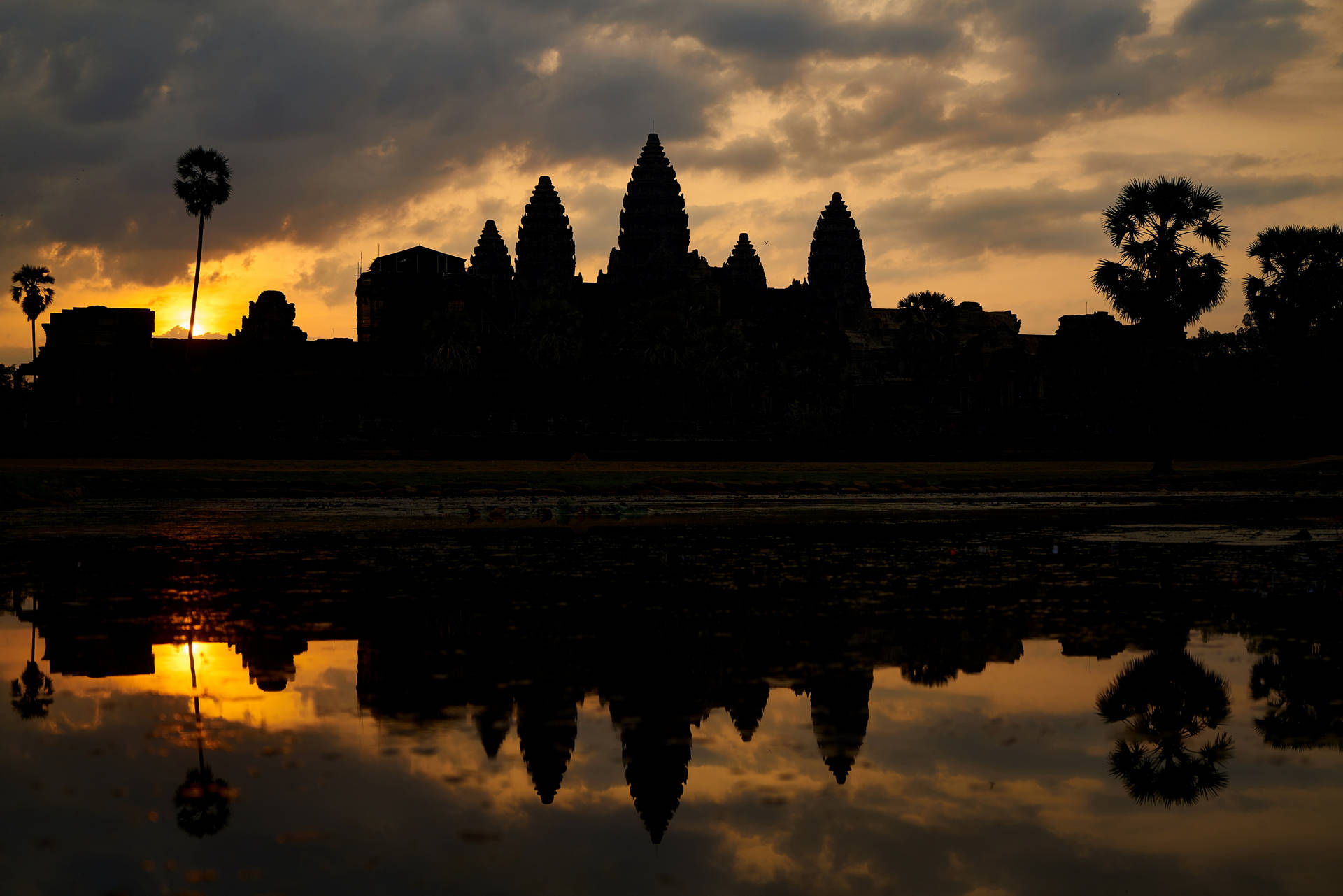 Brown Aesthetic Angkor Wat Sunset Silhouette Background