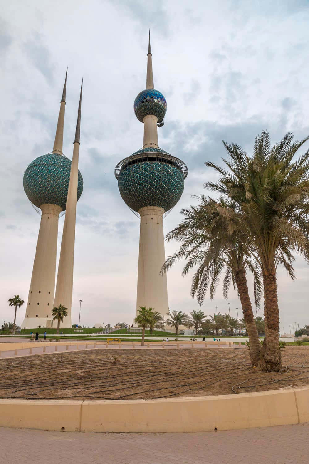 Brown And Blue Kuwait Towers Phone Background
